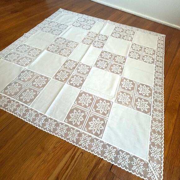 Vintage White Lace Square Tablecloth Floral Design 43" x 43 - Picture 5 of 9